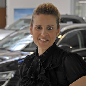 Evangelia Andri - Service-Assistentin