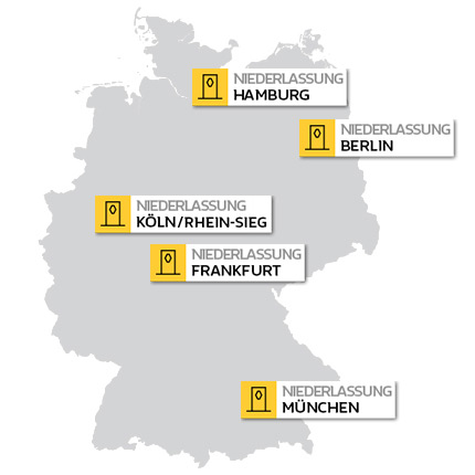 graue Deutschlandkarte mit Schildern bei den Renault Retail Group Niederlassungen